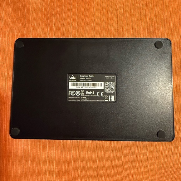 Black Drawing Tablet with Stylus and Glove - Picture 3 of 3